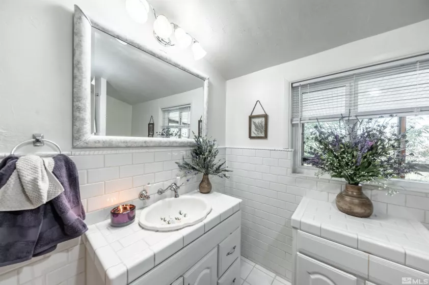 325 Lincoln, Fernley, Nevada 89442, 2 Bedrooms Bedrooms, ,1 BathroomBathrooms,Residential,Residential,Lincoln,240013247