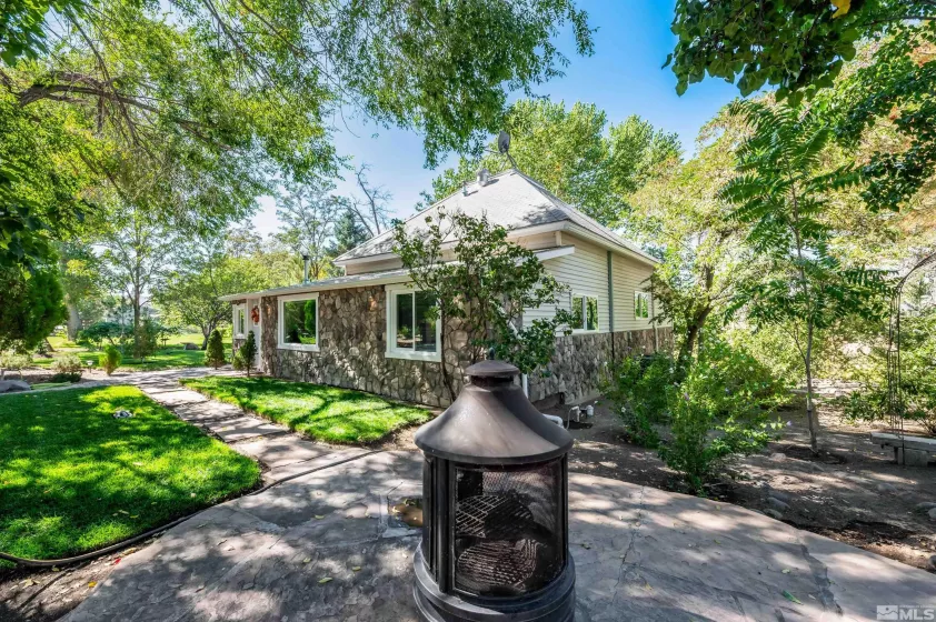 325 Lincoln, Fernley, Nevada 89442, 2 Bedrooms Bedrooms, ,1 BathroomBathrooms,Residential,Residential,Lincoln,240013247