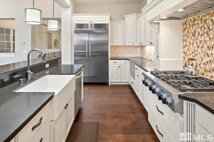 20612 Chanson, Reno, Nevada 89511, 6 Bedrooms Bedrooms, ,8 BathroomsBathrooms,Residential,Residential,Chanson,240013581