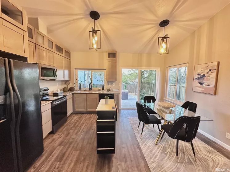 7100 Lindsey, Sparks, Nevada 89436, 3 Bedrooms Bedrooms, ,2 BathroomsBathrooms,Residential,Residential,Lindsey,250004634