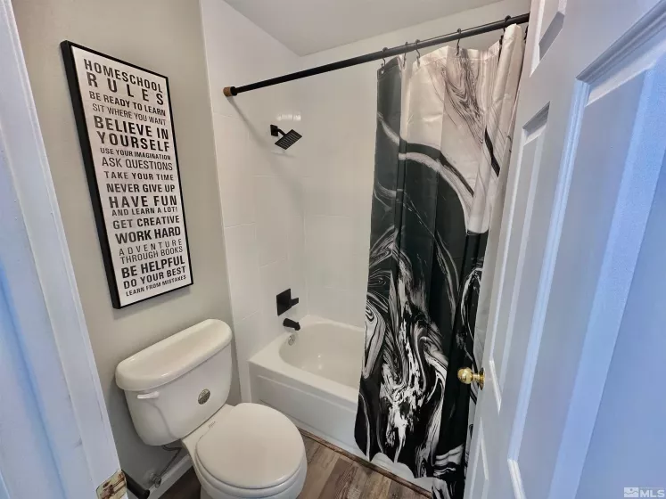 7100 Lindsey, Sparks, Nevada 89436, 3 Bedrooms Bedrooms, ,2 BathroomsBathrooms,Residential,Residential,Lindsey,250004634
