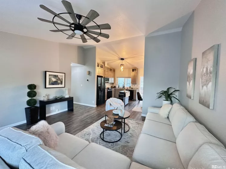 7100 Lindsey, Sparks, Nevada 89436, 3 Bedrooms Bedrooms, ,2 BathroomsBathrooms,Residential,Residential,Lindsey,250004634