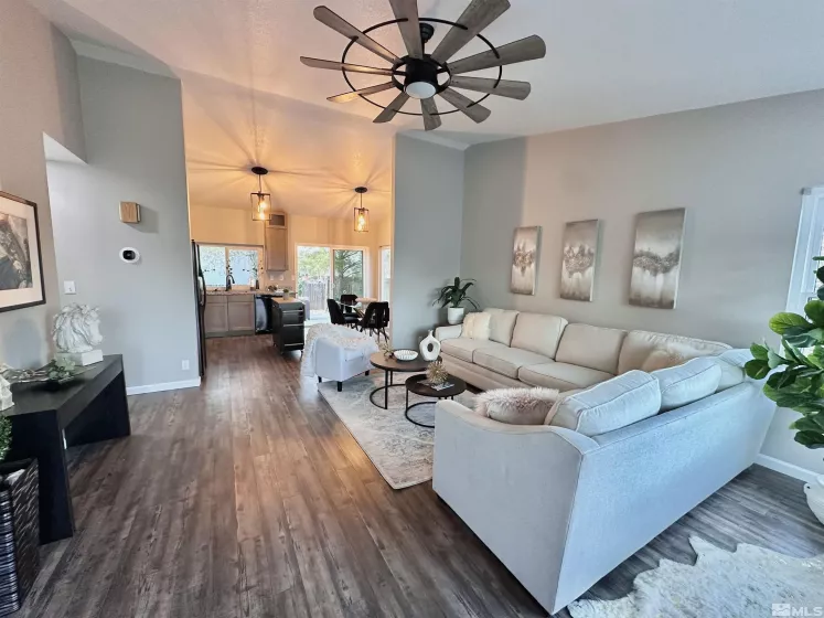 7100 Lindsey, Sparks, Nevada 89436, 3 Bedrooms Bedrooms, ,2 BathroomsBathrooms,Residential,Residential,Lindsey,250004634