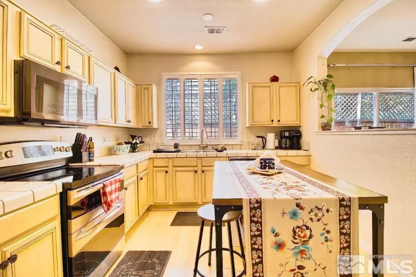 2078 Tivoli, Sparks, Nevada 89434, 3 Bedrooms Bedrooms, ,3 BathroomsBathrooms,Residential,Residential,Tivoli,250004526