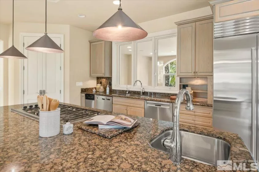 5680 Lausanne, Reno, Nevada 89511, 4 Bedrooms Bedrooms, ,5 BathroomsBathrooms,Residential,Residential,Lausanne,250004531