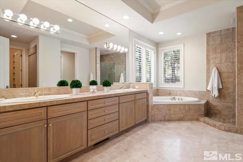 5680 Lausanne, Reno, Nevada 89511, 4 Bedrooms Bedrooms, ,5 BathroomsBathrooms,Residential,Residential,Lausanne,250004531