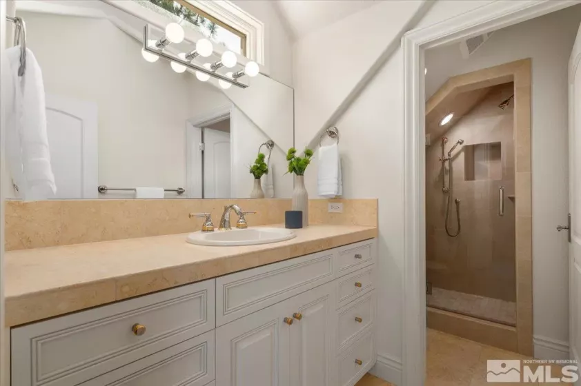 5680 Lausanne, Reno, Nevada 89511, 4 Bedrooms Bedrooms, ,5 BathroomsBathrooms,Residential,Residential,Lausanne,250004531