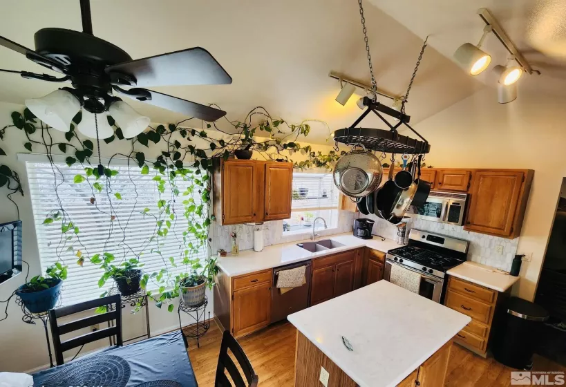 3348 Current, Reno, Nevada 89509, 3 Bedrooms Bedrooms, ,2 BathroomsBathrooms,Residential,Residential,Current,240003418