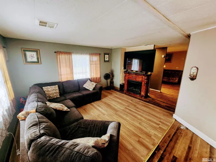 425 Randon, Fernley, Nevada 89408, 3 Bedrooms Bedrooms, ,2 BathroomsBathrooms,Residential,Residential,Randon,240000746