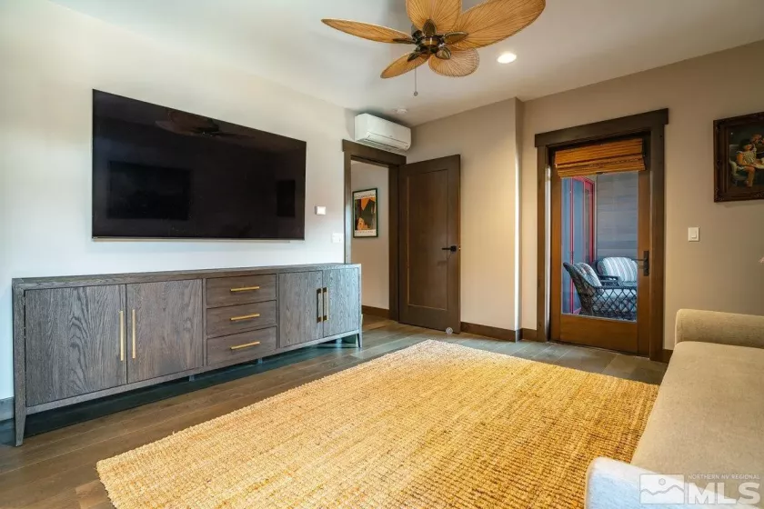9 Beach, Stateline, Nevada 89449, 2 Bedrooms Bedrooms, ,3 BathroomsBathrooms,Residential,Residential,Beach,250001042