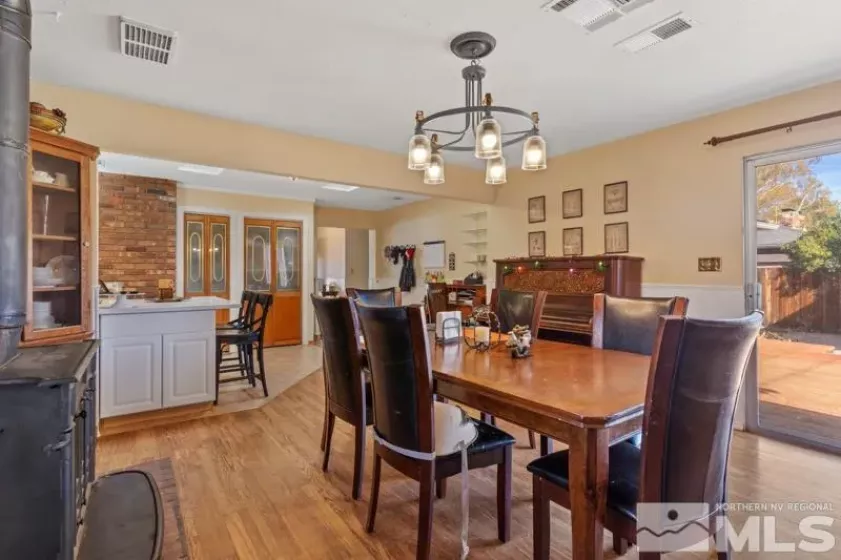613 Ivy, Carson City, Nevada 89703, 3 Bedrooms Bedrooms, ,2 BathroomsBathrooms,Residential,Residential,Ivy,240013721