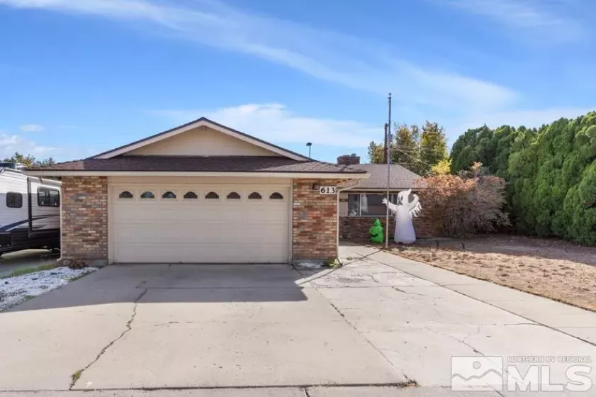 613 Ivy, Carson City, Nevada 89703, 3 Bedrooms Bedrooms, ,2 BathroomsBathrooms,Residential,Residential,Ivy,240013721