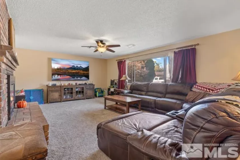 613 Ivy, Carson City, Nevada 89703, 3 Bedrooms Bedrooms, ,2 BathroomsBathrooms,Residential,Residential,Ivy,240013721