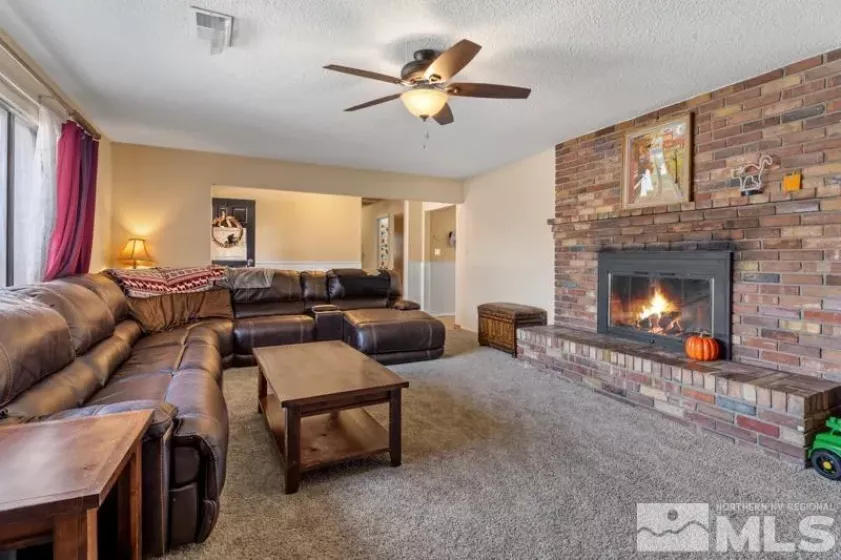 613 Ivy, Carson City, Nevada 89703, 3 Bedrooms Bedrooms, ,2 BathroomsBathrooms,Residential,Residential,Ivy,240013721