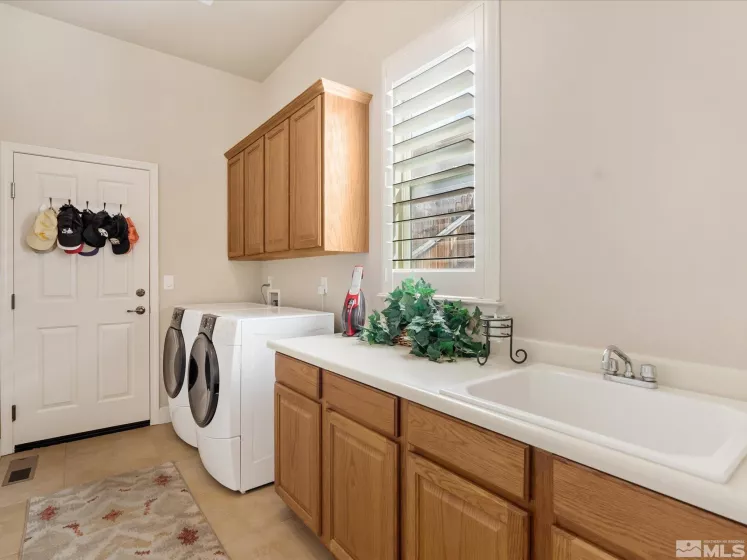 3502 Painted Vista, Reno, Nevada 89511, 3 Bedrooms Bedrooms, ,2 BathroomsBathrooms,Residential,Residential,Painted Vista,250004130