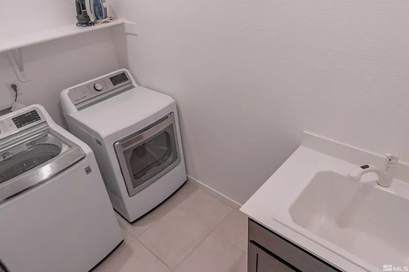 7216 Mustengo, Reno, Nevada 89506, 3 Bedrooms Bedrooms, ,2 BathroomsBathrooms,Residential,Residential,Mustengo,250004365