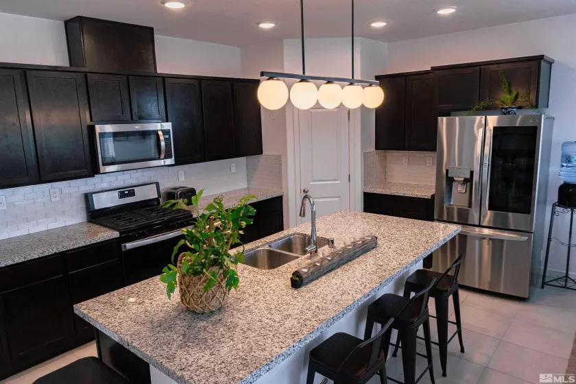 7216 Mustengo, Reno, Nevada 89506, 3 Bedrooms Bedrooms, ,2 BathroomsBathrooms,Residential,Residential,Mustengo,250004365