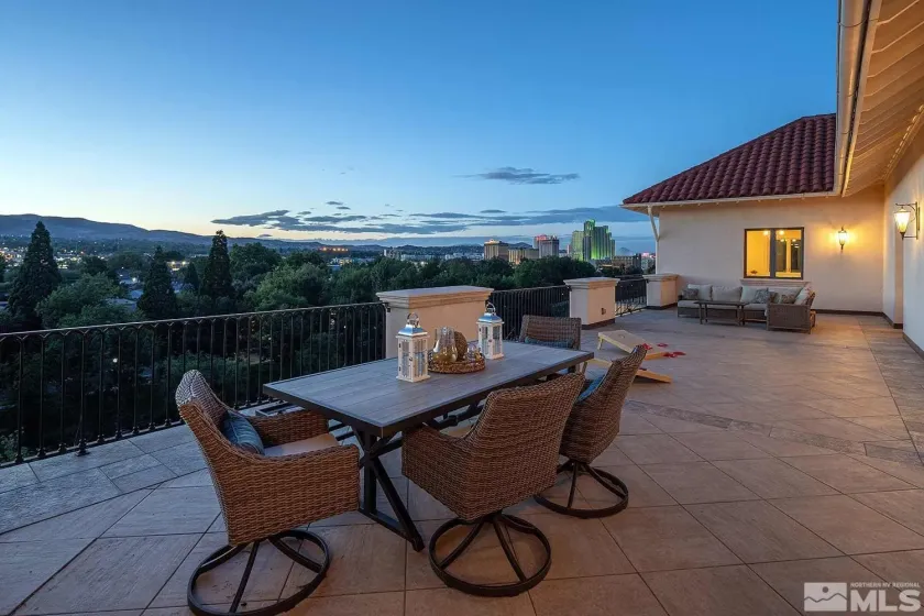 631 California, Reno, Nevada 89509, 8 Bedrooms Bedrooms, ,14 BathroomsBathrooms,Residential,Residential,California,240007167