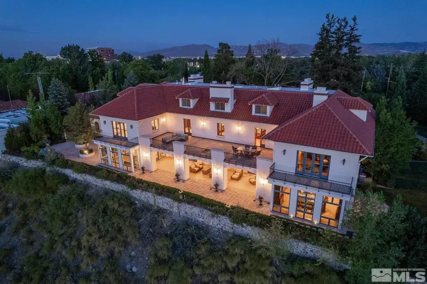 631 California, Reno, Nevada 89509, 8 Bedrooms Bedrooms, ,14 BathroomsBathrooms,Residential,Residential,California,240007167