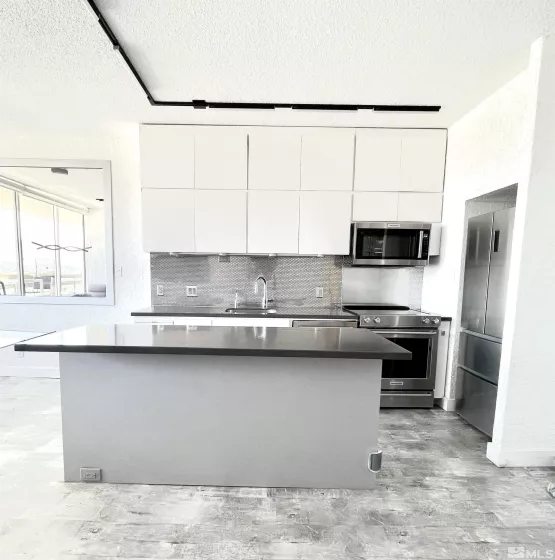 100 Arlington, Reno, Nevada 89501, 1 Bedroom Bedrooms, ,1 BathroomBathrooms,Residential,Residential,Arlington,250004356
