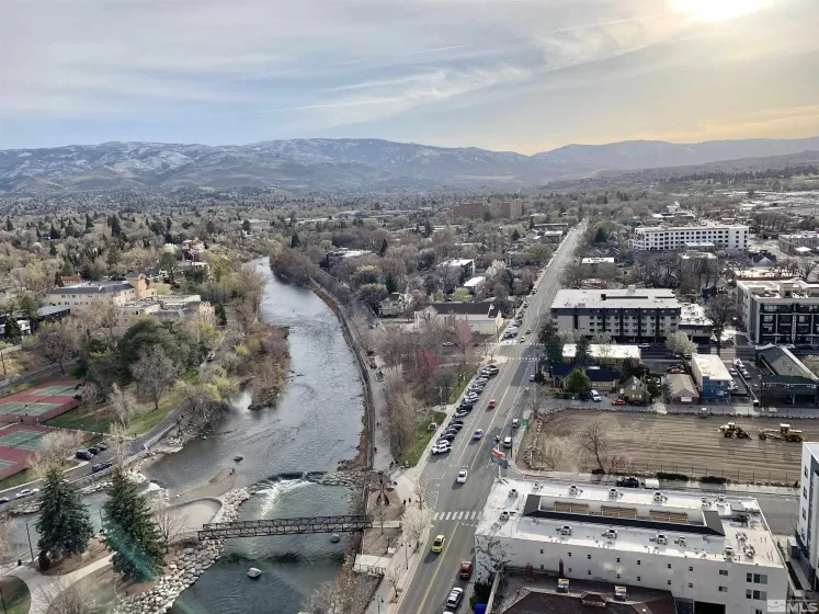 100 Arlington, Reno, Nevada 89501, 1 Bedroom Bedrooms, ,2 BathroomsBathrooms,Residential,Residential,Arlington,250004353