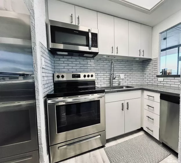 100 Arlington, Reno, Nevada 89501, 1 Bedroom Bedrooms, ,2 BathroomsBathrooms,Residential,Residential,Arlington,250004353