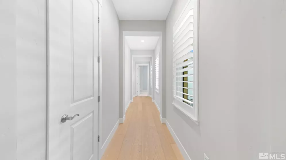 Guest bedroom with en suite bathroom