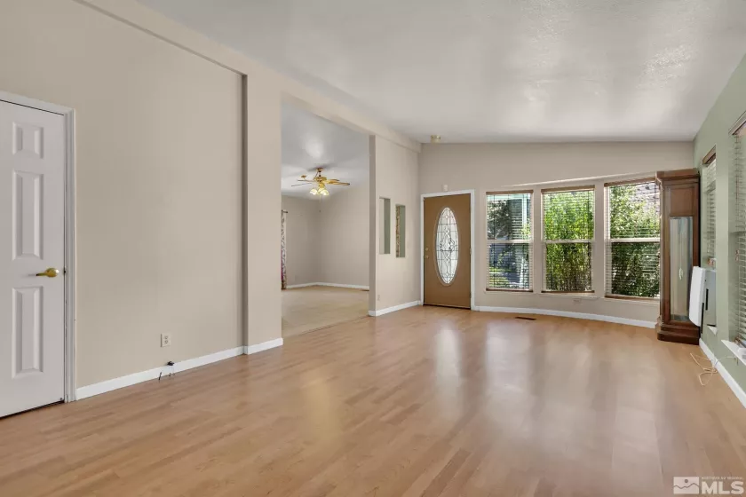 348 Ave De, Sparks, Nevada 89434, 3 Bedrooms Bedrooms, ,2 BathroomsBathrooms,Residential,Residential,Ave De,240011543