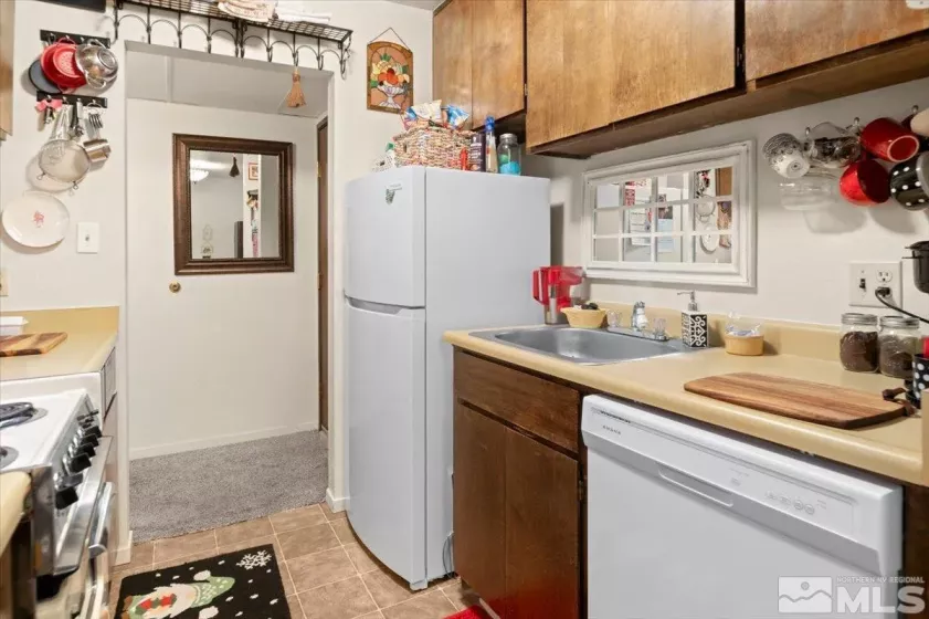 2955 Lakeside, Reno, Nevada 89509, 1 Bedroom Bedrooms, ,1 BathroomBathrooms,Residential,Residential,Lakeside,240014257
