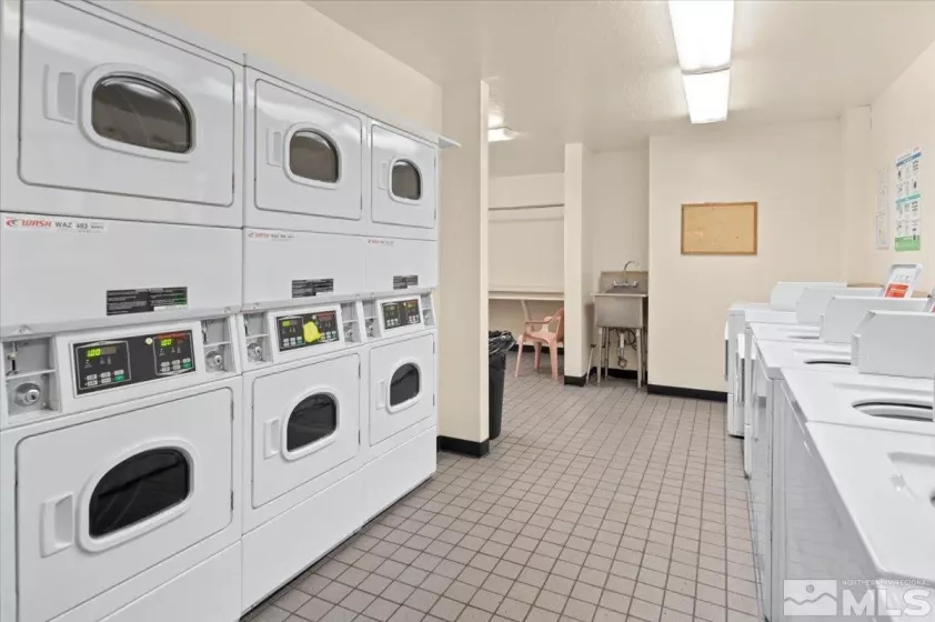2955 Lakeside, Reno, Nevada 89509, 1 Bedroom Bedrooms, ,1 BathroomBathrooms,Residential,Residential,Lakeside,240014257