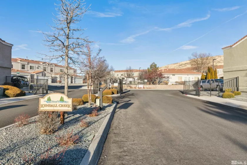 5765 Vista Serena, Sparks, Nevada 89436, 2 Bedrooms Bedrooms, ,3 BathroomsBathrooms,Residential,Residential,Vista Serena,250001761