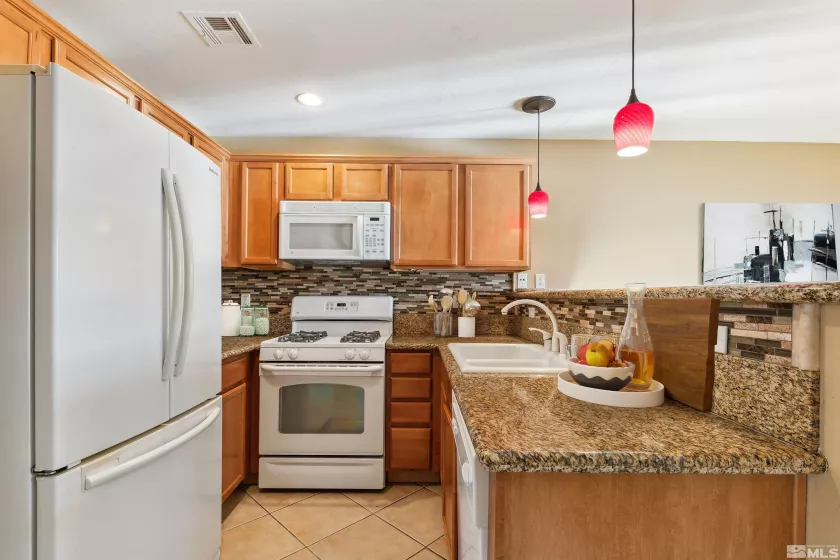 5765 Vista Serena, Sparks, Nevada 89436, 2 Bedrooms Bedrooms, ,3 BathroomsBathrooms,Residential,Residential,Vista Serena,250001761
