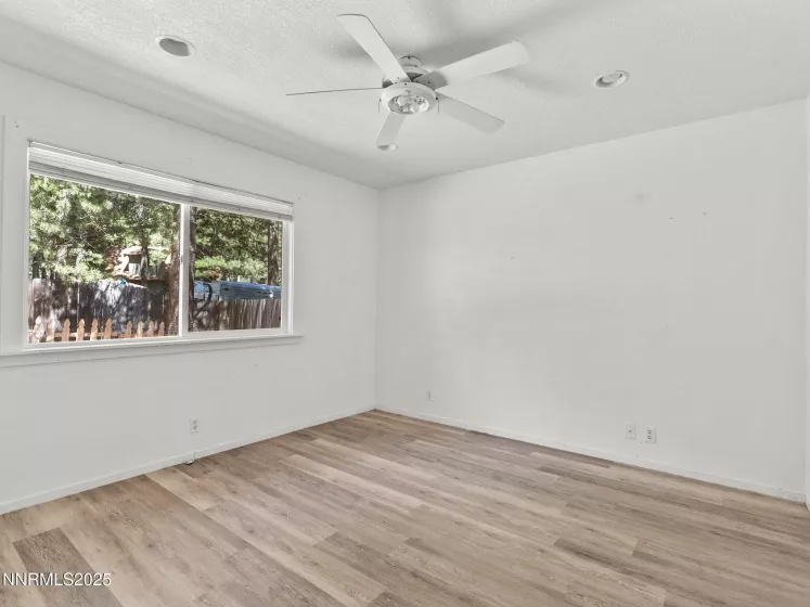 1713 Tionontati, South Lake Tahoe, California 96150, 3 Bedrooms Bedrooms, ,2 BathroomsBathrooms,Residential,Residential,Tionontati,250003088
