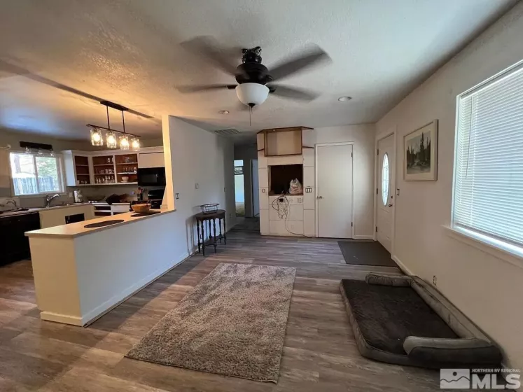 1713 Tionontati, South Lake Tahoe, California 96150, 3 Bedrooms Bedrooms, ,2 BathroomsBathrooms,Residential,Residential,Tionontati,250003088