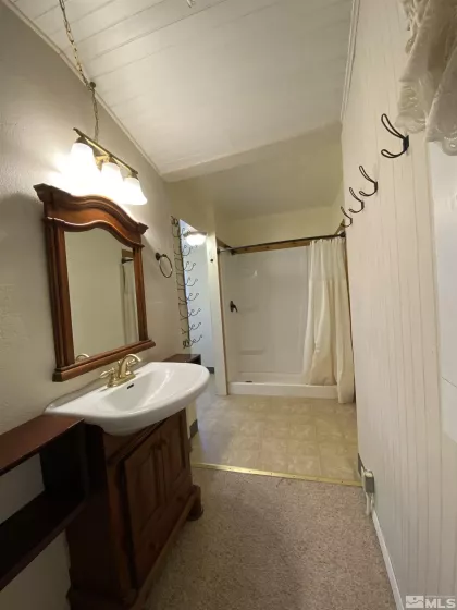 85 Main, Paradise Valley, Nevada 89426, 5 Bedrooms Bedrooms, ,2 BathroomsBathrooms,Residential,Residential,Main,240002021
