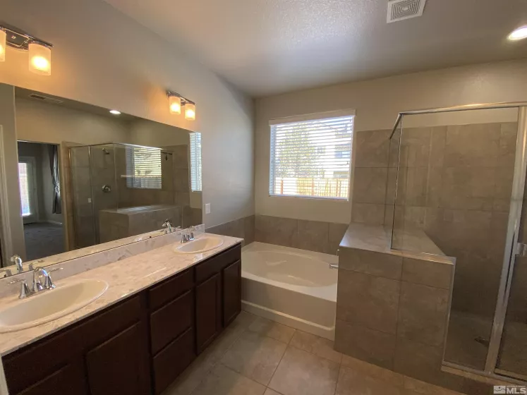 756 Iron Stirrup, Sparks, Nevada 89436, 3 Bedrooms Bedrooms, ,3 BathroomsBathrooms,Residential,Residential,Iron Stirrup,250004097