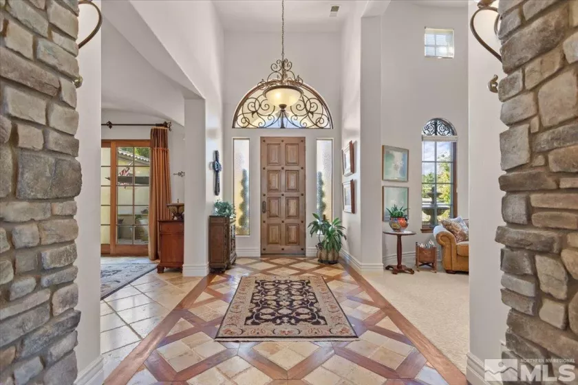 Entry/Foyer