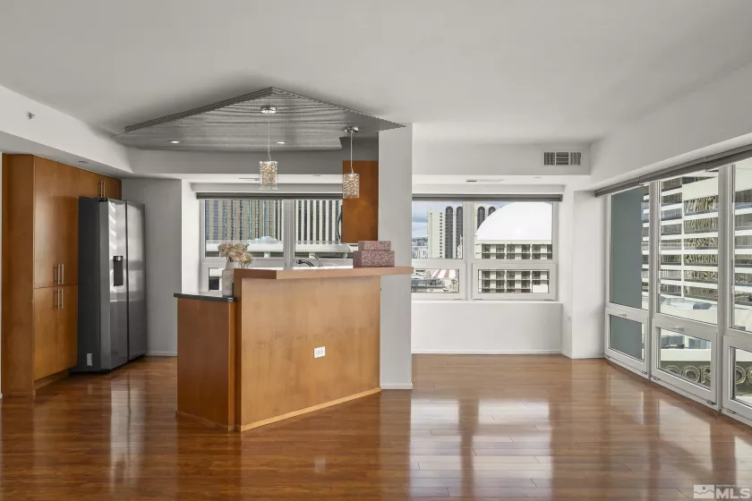 255 Sierra, Reno, Nevada 89501, 1 Bedroom Bedrooms, ,1 BathroomBathrooms,Residential,Residential,Sierra,250004254