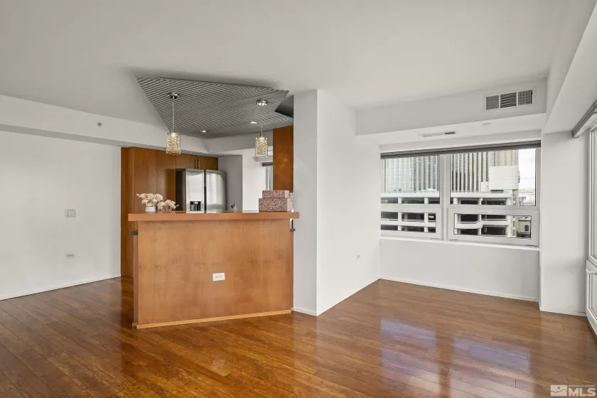 255 Sierra, Reno, Nevada 89501, 1 Bedroom Bedrooms, ,1 BathroomBathrooms,Residential,Residential,Sierra,250004254