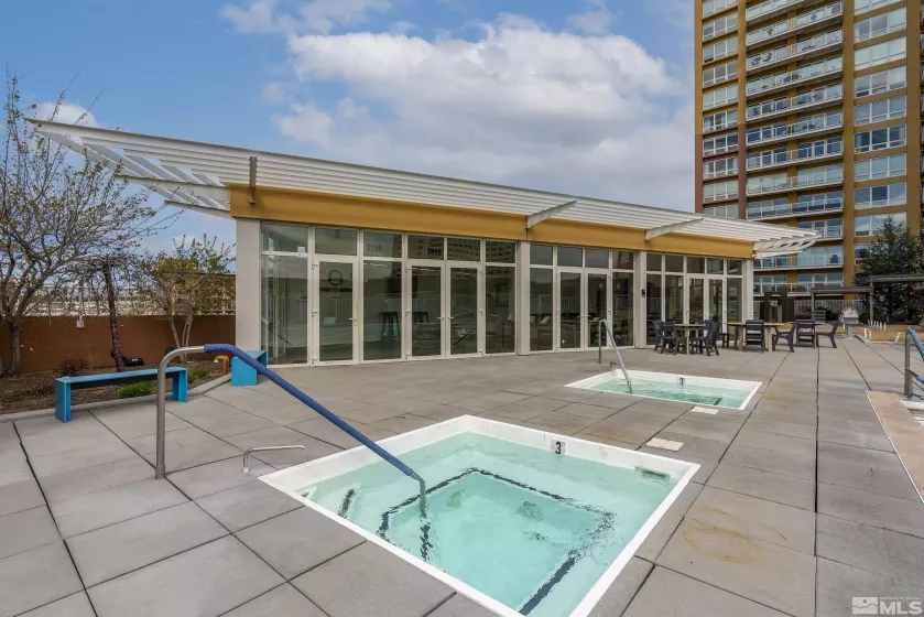 255 Sierra, Reno, Nevada 89501, 1 Bedroom Bedrooms, ,1 BathroomBathrooms,Residential,Residential,Sierra,250004254