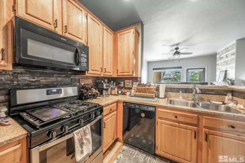 900 Meadows, Reno, Nevada 89521, 2 Bedrooms Bedrooms, ,2 BathroomsBathrooms,Residential,Residential,Meadows,250002595