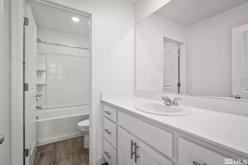 432 Summer Triangle, Reno, Nevada 89506, 3 Bedrooms Bedrooms, ,3 BathroomsBathrooms,Residential,Residential,Summer Triangle,250004032