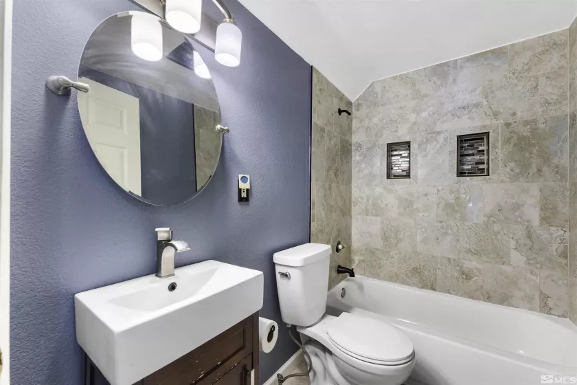 15075 Gooding, Reno, Nevada 89508, 4 Bedrooms Bedrooms, ,3 BathroomsBathrooms,Residential,Residential,Gooding,240009662
