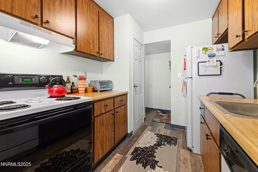 400 Saliman, Carson City, Nevada 89701, 2 Bedrooms Bedrooms, ,1 BathroomBathrooms,Residential,Residential,Saliman,250004007