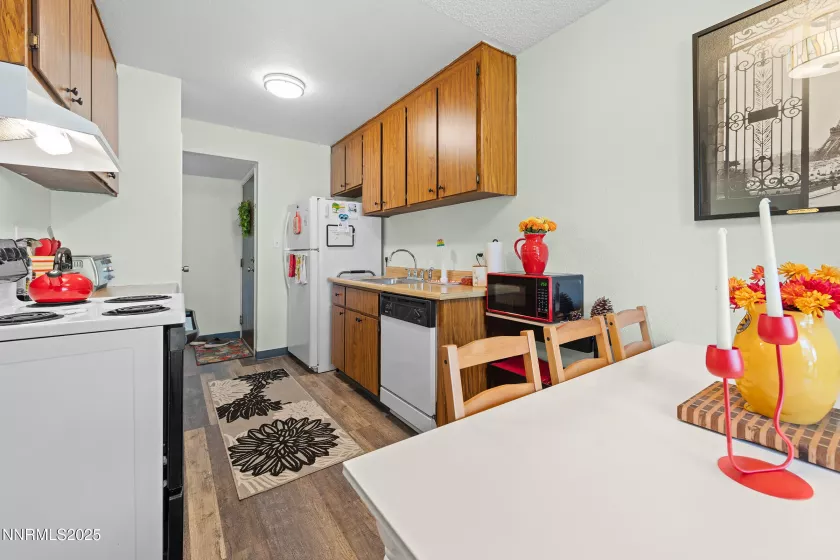 400 Saliman, Carson City, Nevada 89701, 2 Bedrooms Bedrooms, ,1 BathroomBathrooms,Residential,Residential,Saliman,250004007