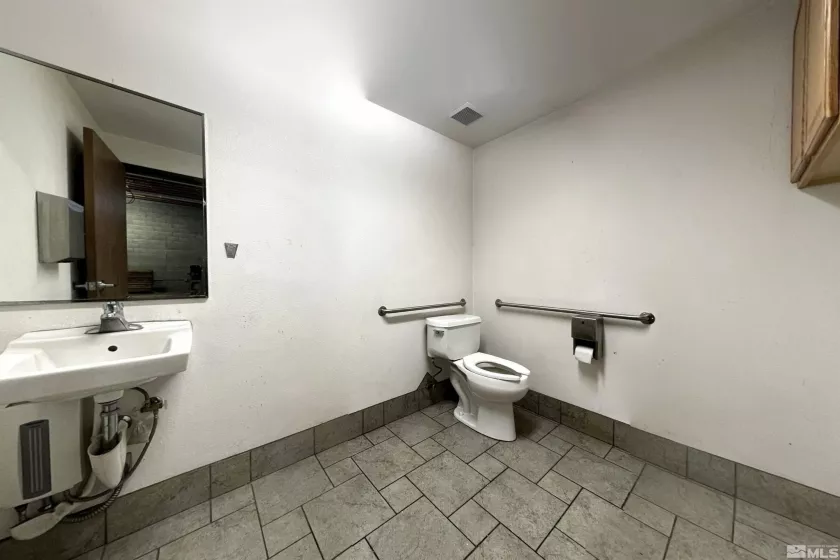 820 Gentry, Reno, Nevada 89502, ,Commercial Lease,Manufactured,Gentry,250003973