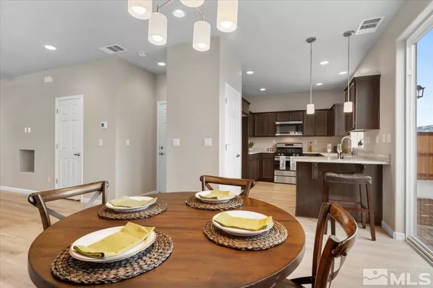1176 Arrastra, Reno, Nevada 89512, 3 Bedrooms Bedrooms, ,3 BathroomsBathrooms,Residential,Residential,Arrastra,250006223