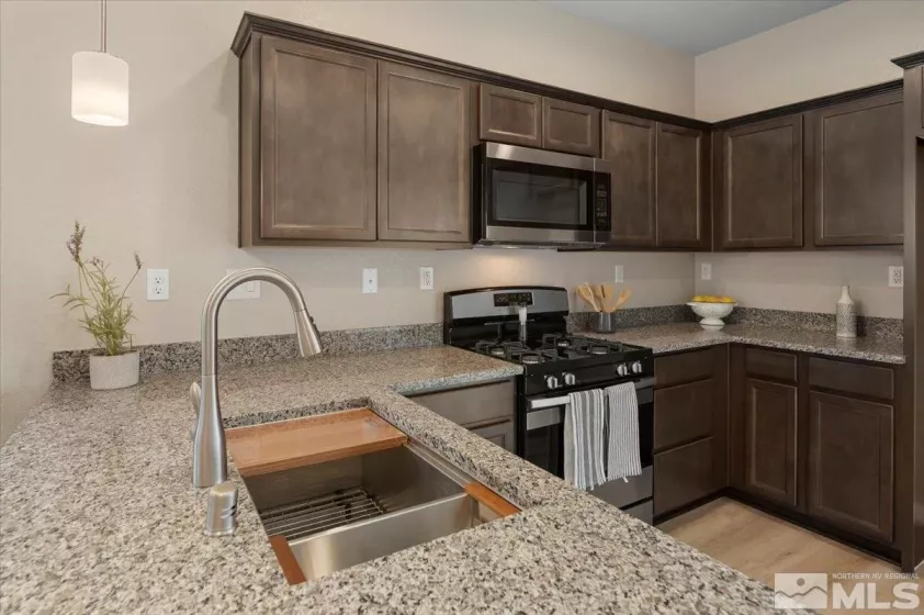 1175 Arrastra, Reno, Nevada 89512, 4 Bedrooms Bedrooms, ,3 BathroomsBathrooms,Residential,Residential,Arrastra,250006220