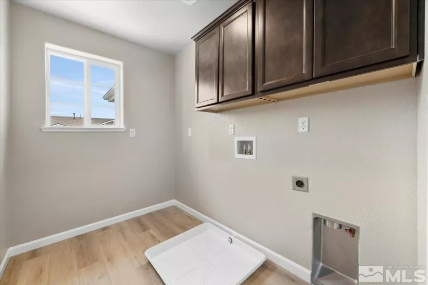 1175 Arrastra, Reno, Nevada 89512, 4 Bedrooms Bedrooms, ,3 BathroomsBathrooms,Residential,Residential,Arrastra,250006220