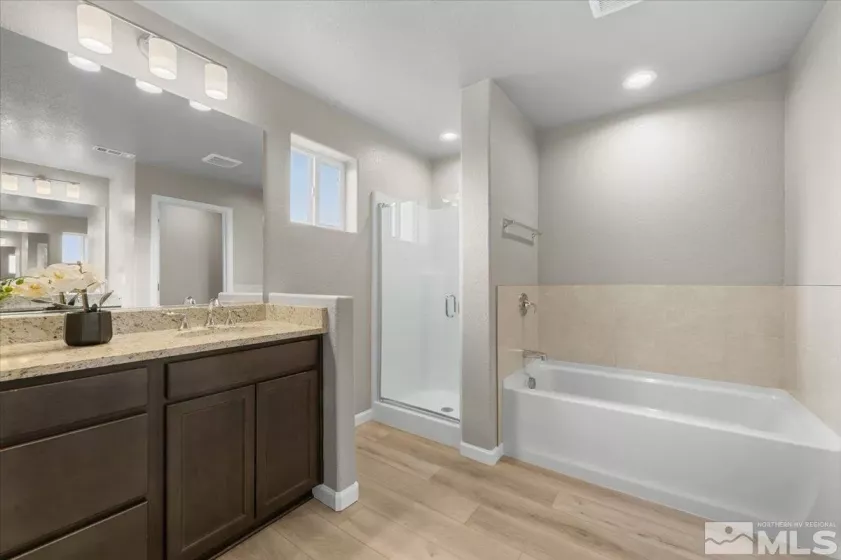 1164 Arrastra, Reno, Nevada 89512, 4 Bedrooms Bedrooms, ,3 BathroomsBathrooms,Residential,Residential,Arrastra,250006224